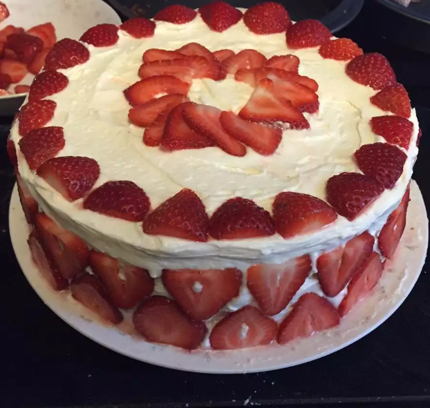 Super Simple Strawberry Cake Recipe - Easy and Delicious